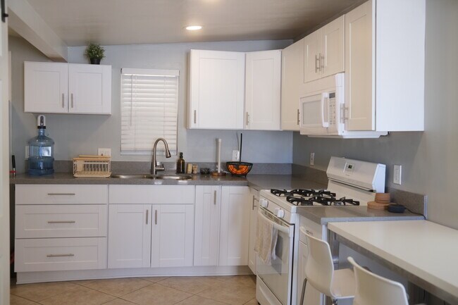 Building Photo - 3942 Marron St