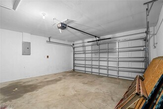 Building Photo - 2230 NW 1st Ave