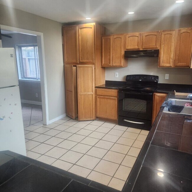 Foto del edificio - 8502 Riverside Walk Ln