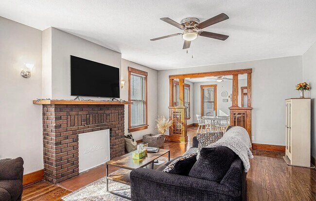 Building Photo - 626 S 36th St