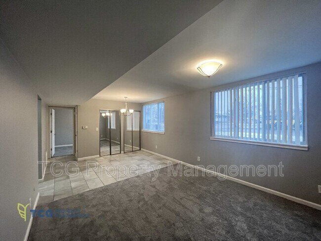 Foto del edificio - 600 E Mckinley Road