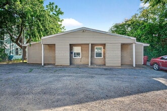 Building Photo - 816 S Crockett St