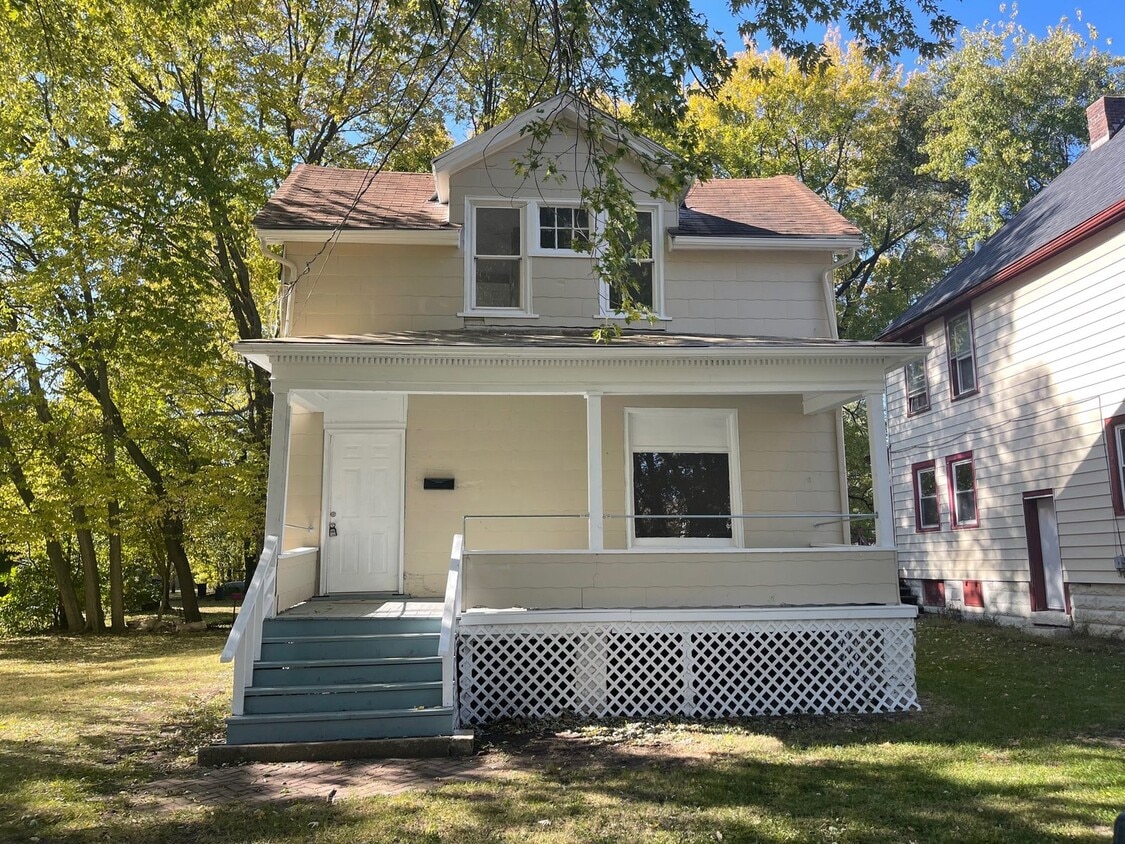 Primary Photo - 609 Voris St