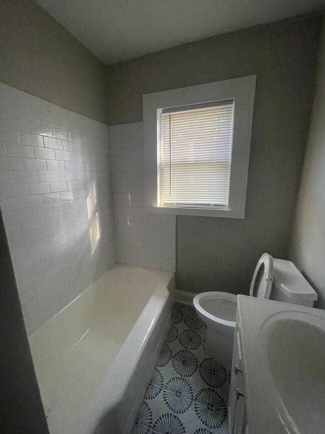 Foto del edificio - 1157 N Evergreen St