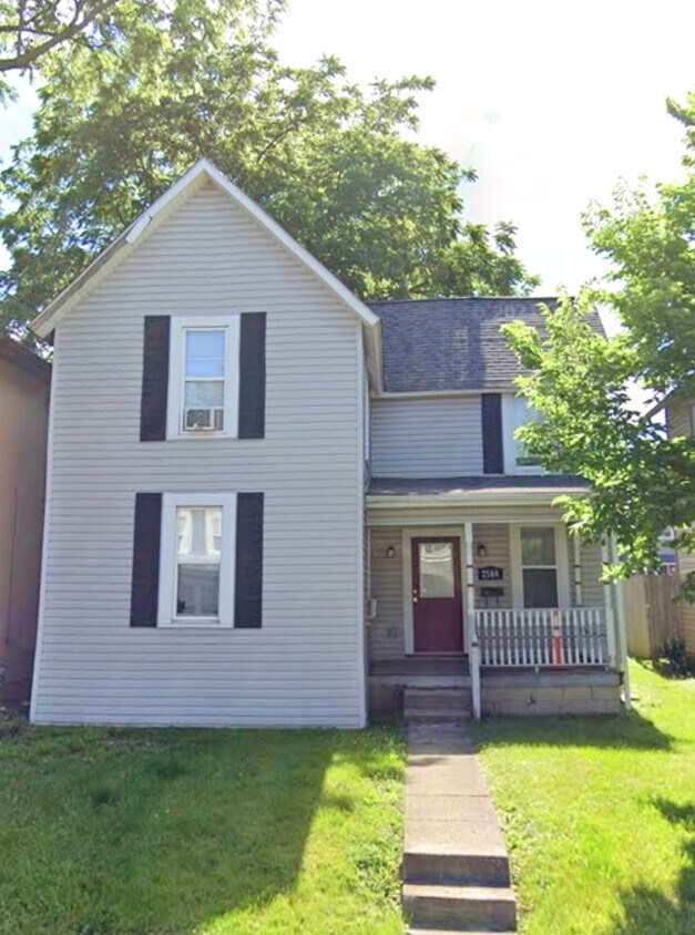 2594 Deming 4 BdrmHouse - 2584 Deming Ave