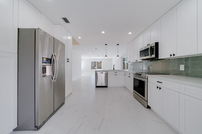 Kitchen NEW Appliances - 9826 SW 222nd Terrace