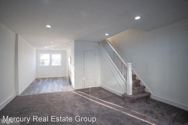 Building Photo - 3 br, 1 bath House - 6838 Guyer Ave