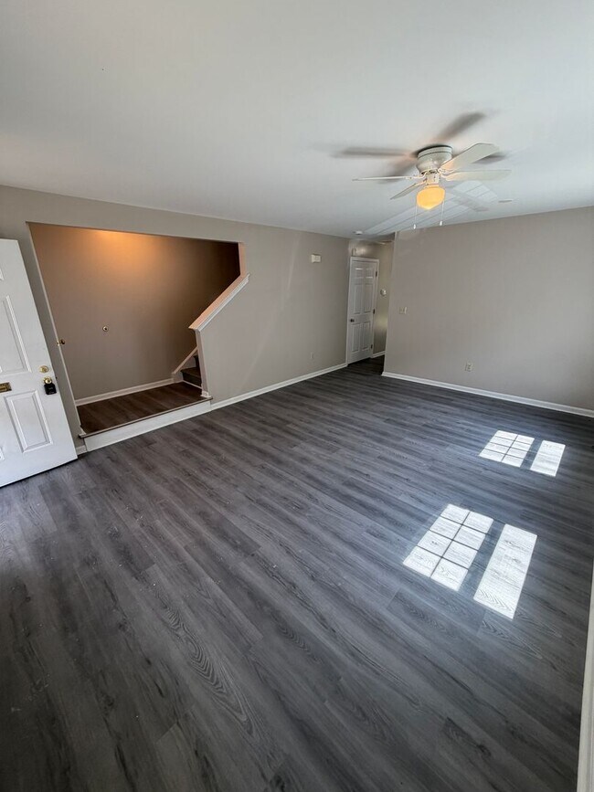 Foto del edificio - ??? MODERN 3BD & 1.5BATH HOUSE WALKING DISTANCE TO TEMPLE UNIVERSITY!!! ???
