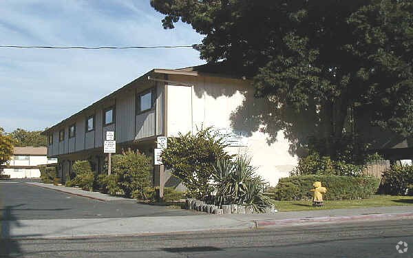 Building Photo - Birchwood Apartments