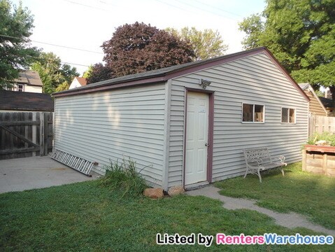 Building Photo - 955 Hudson Rd