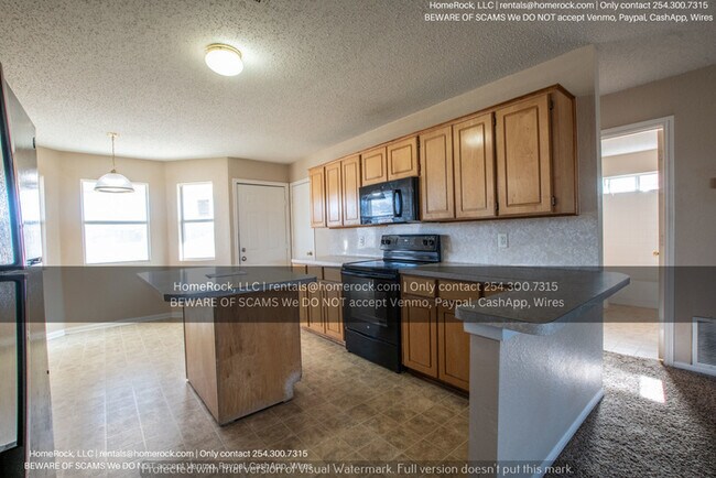 Building Photo - 4 Bedroom 2 Bath Available NOW