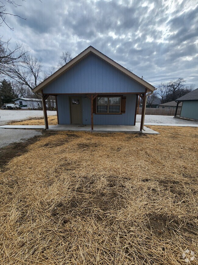 Apartments For Rent in Neck City MO with Yard 1 Rentals