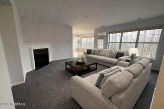 Building Photo - 554 St Andrews Pl