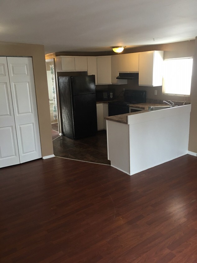 Foto principal - 1612 Maple Ave