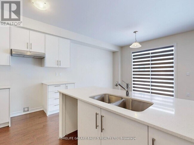 Building Photo - 74 Gemini Dr