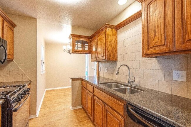 Foto del edificio - 6724 N Meridian Ave