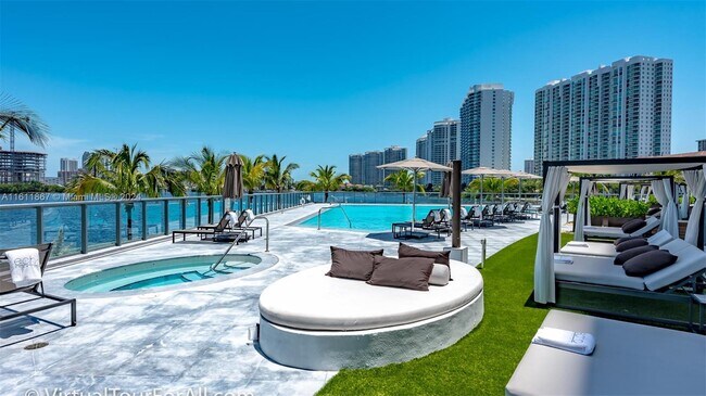 Foto del edificio - 3300 NE 188th St
