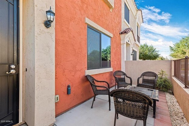 Foto del edificio - 1950 N Center St