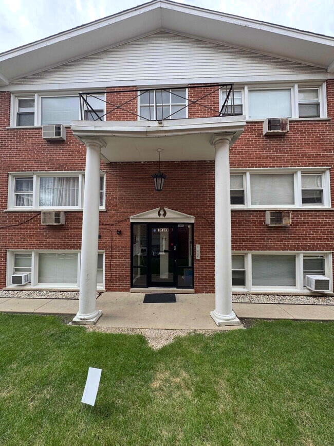 Building Photo - 10105 Hartford Ct