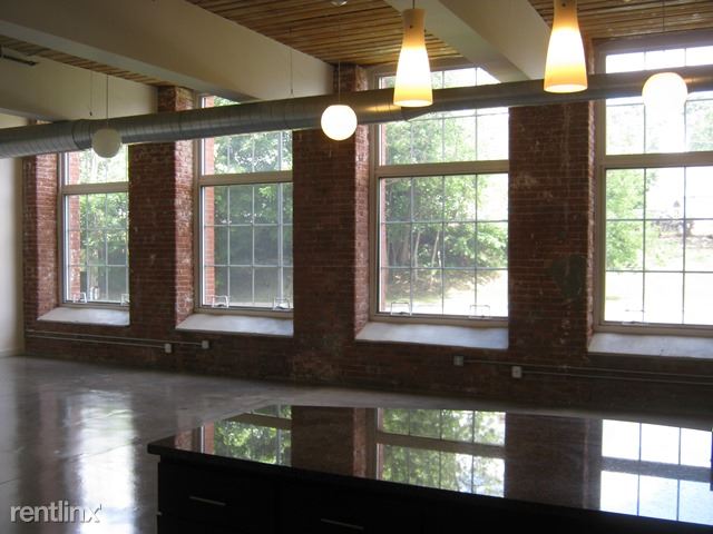 Building Photo - 180 Waterman Ave