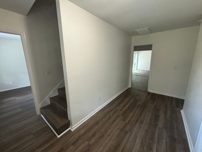 Building Photo - Single Family Home - Long Term Rental