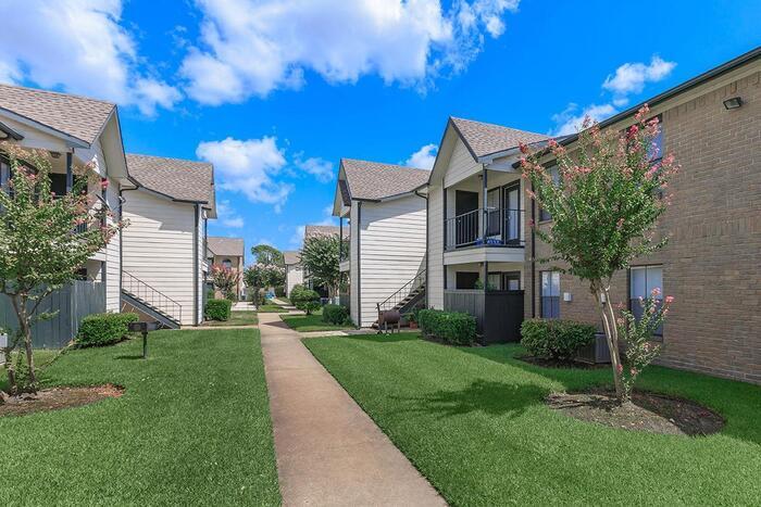 Foto principal - 2701 13th Ave N