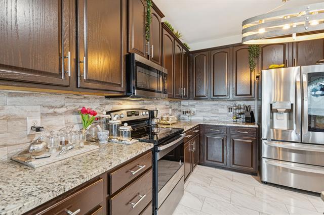 Foto del edificio - 3119 Claybrook Dr