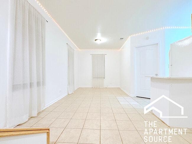 Building Photo - 1900 S Throop St