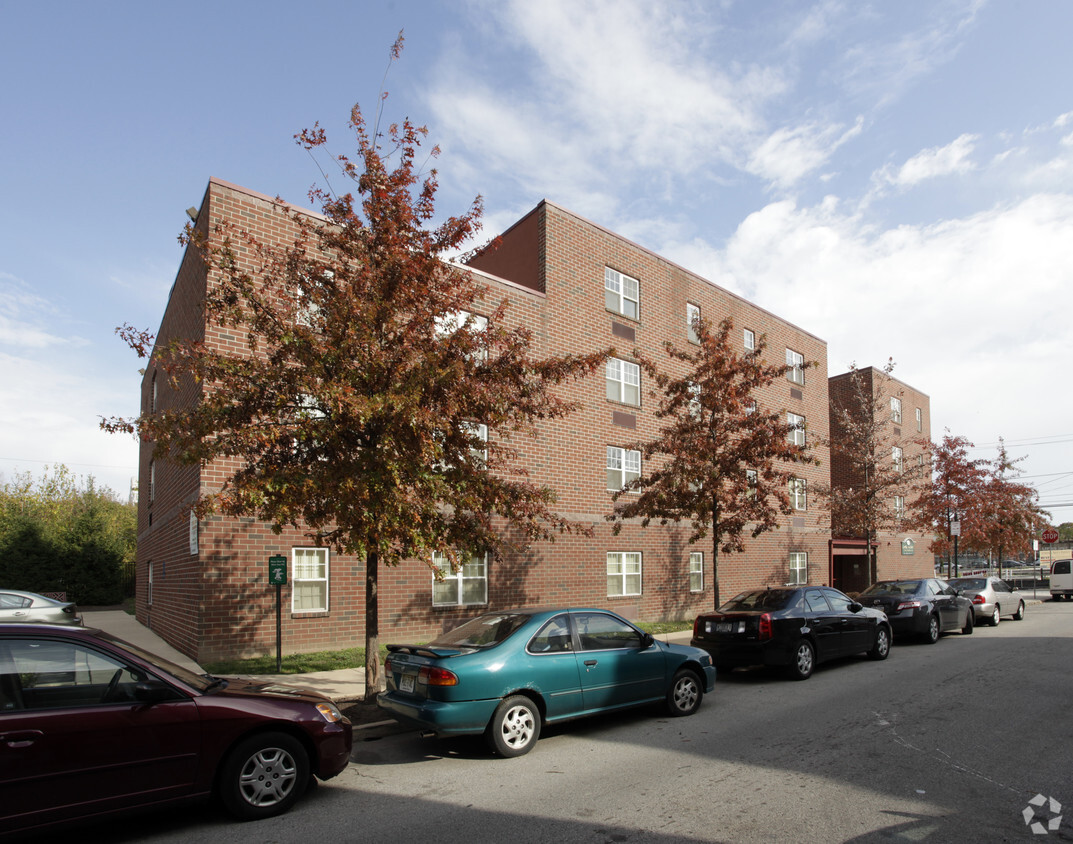 Building Photo - Simpson Mid-Town