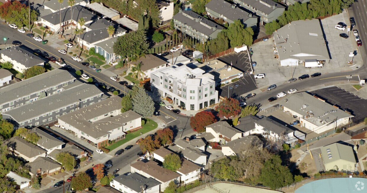 Foto aérea - 2896 Joseph Ave