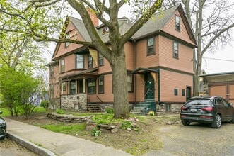 Building Photo - 46 Hickory St