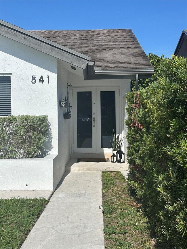 Foto del edificio - 541 SW 89th Ct