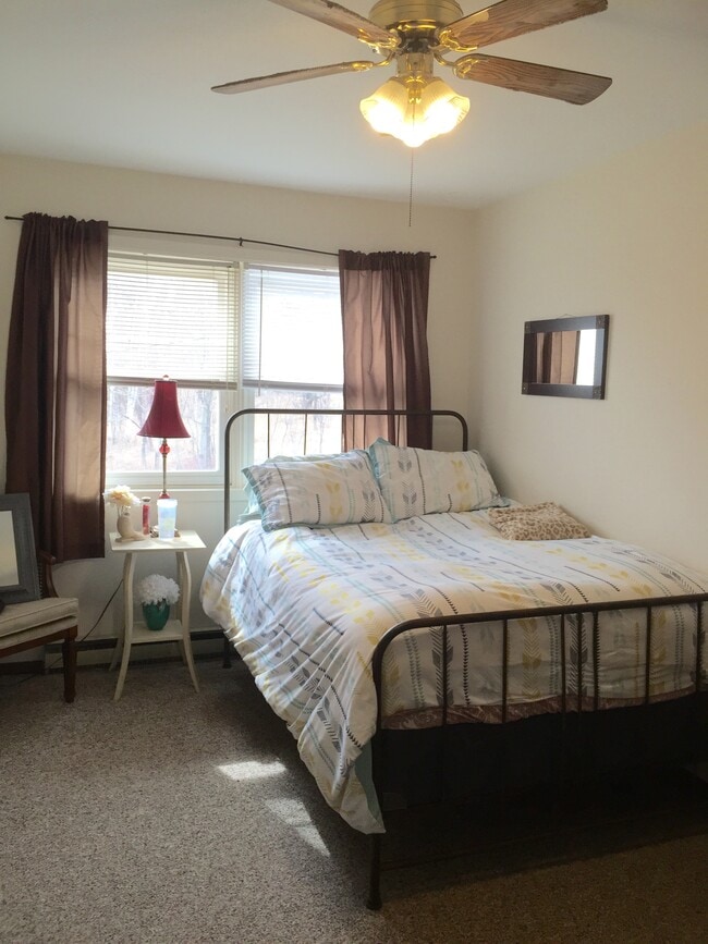 Building Photo - 1331 W 3rd St