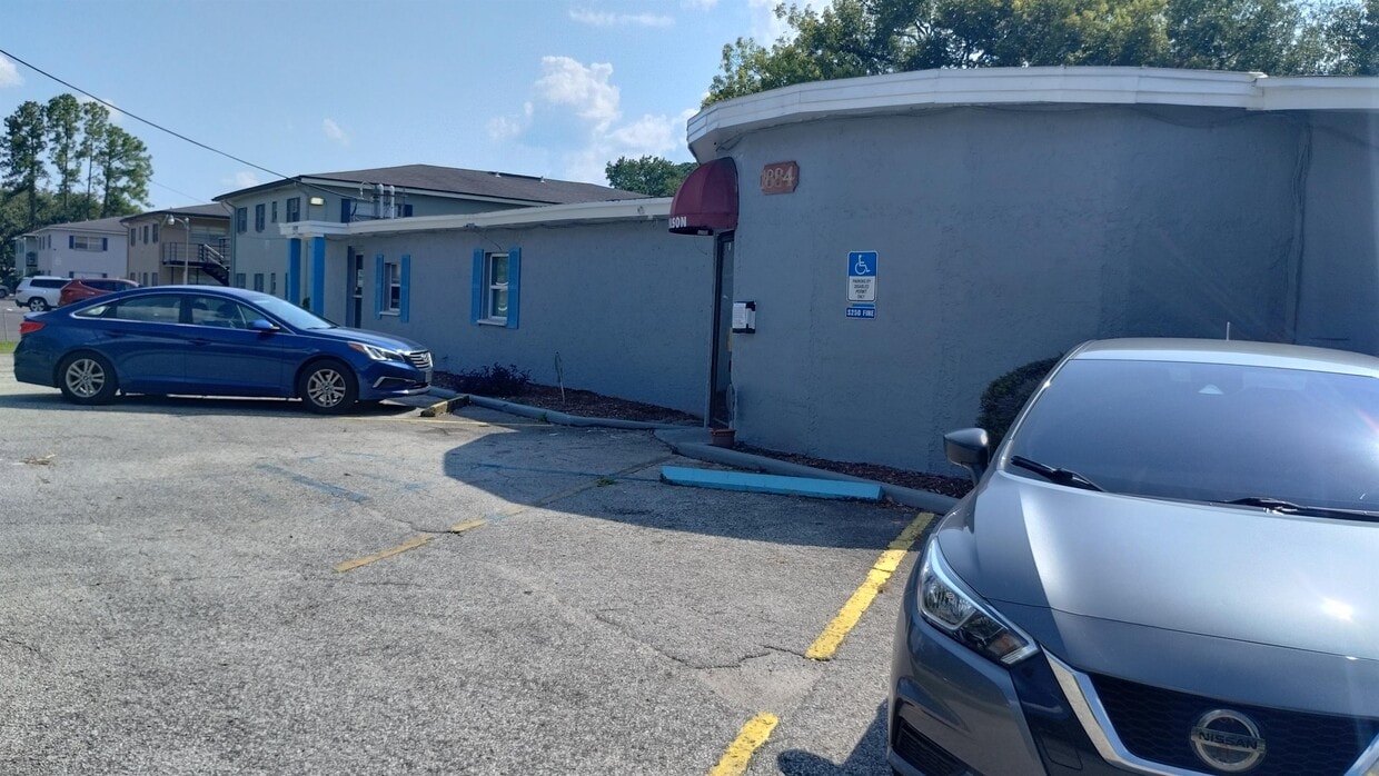 1884 Dean Rd Unit 7, Jacksonville, FL 32216 Room for Rent in