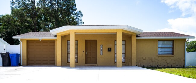 Foto del edificio - 8412 Westridge Dr