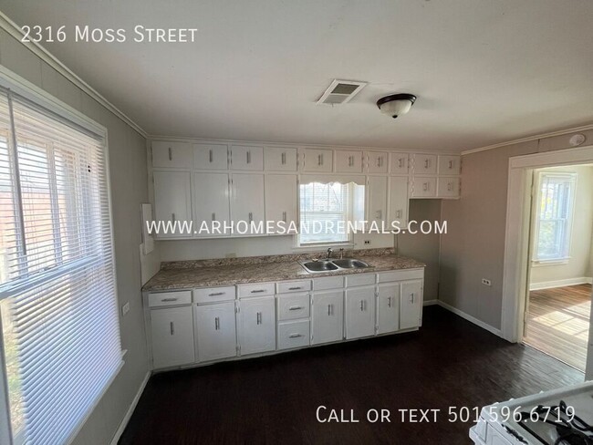 Foto del edificio - 2316 Moss St