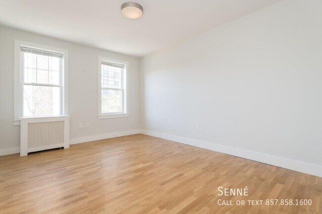 Foto del edificio - 271 Chestnut Hill Ave