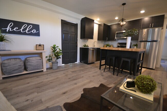 Foto del edificio - 560 SW Paiute St