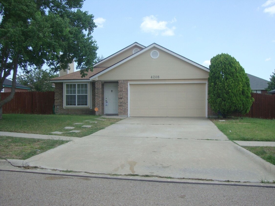 Primary Photo - 4208 Glennwood Dr