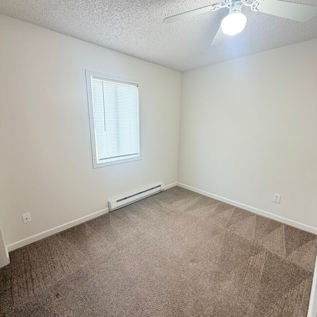 Building Photo - 1106 S Beeman St