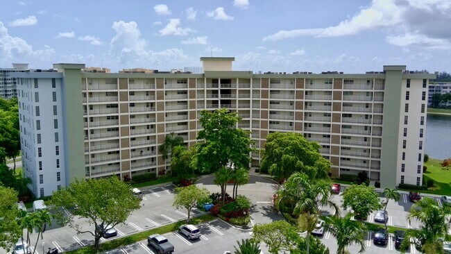Foto del edificio - 2940 N Course Dr