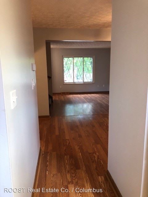 Building Photo - 2 br, 1.5 bath House - 3034 Blendon Wood Blvd