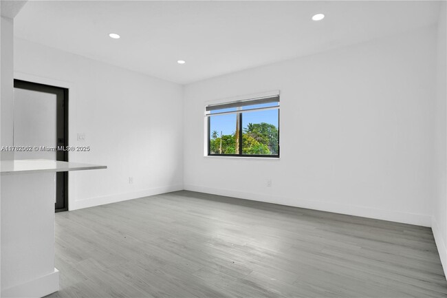 Building Photo - 210 Beacom Blvd