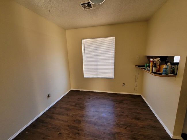 Dining room - 717 Covington Ln