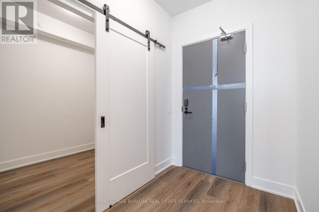 Building Photo - 2088 James St