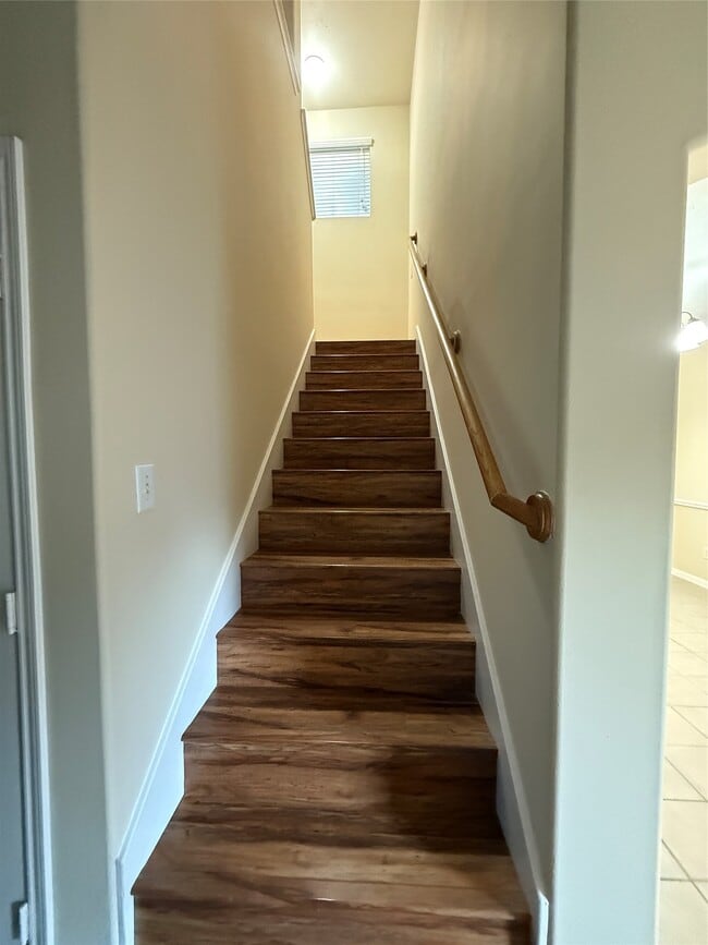 Building Photo - 6346 Wilshire Ridge