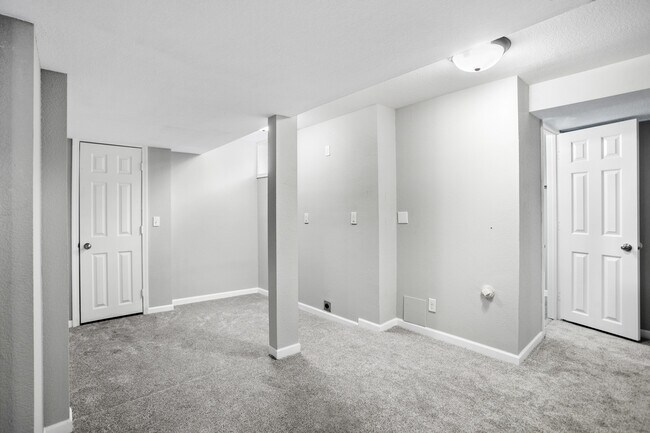 Building Photo - 319 6th St NW