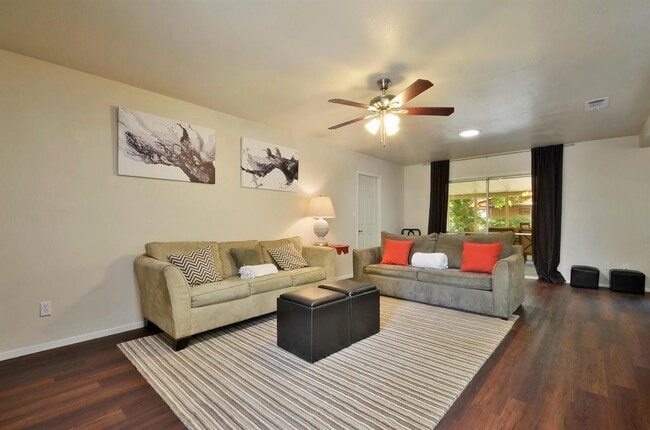 Foto del edificio - 8432 Bangor Bend