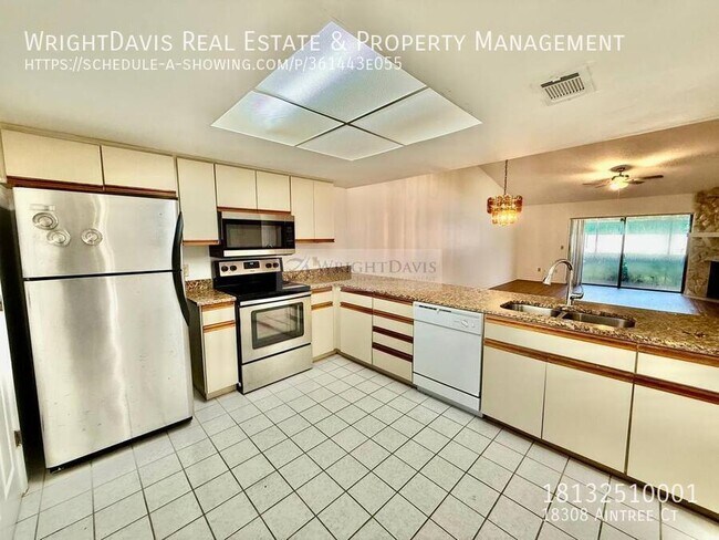 Foto del edificio - 18308 Aintree Ct