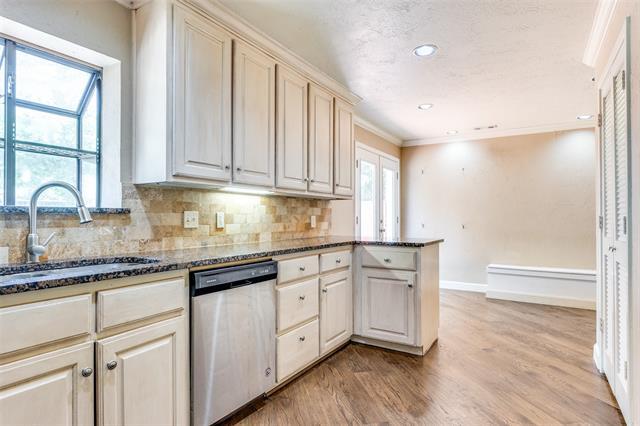 Foto del edificio - 6823 Walnut Hill Ln